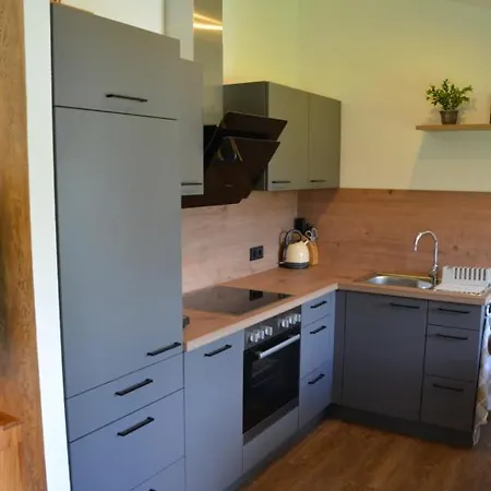 Starenweg 6 *